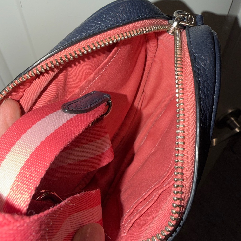 Coach crossbody - Picture 3 of 4